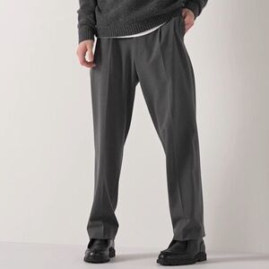 Uniqlo Pleated Trousers